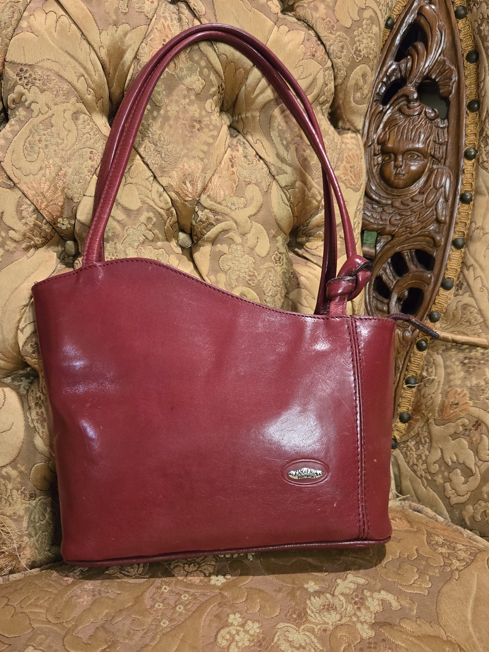 Elegant RED Burgundy Leather Shoulder Tote with braiding Detailing. Ooh-la-la😍